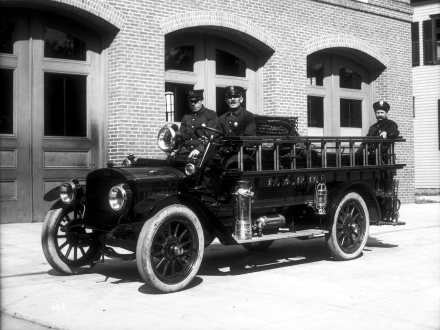  GMC 16AA Firetruck 1917 года  (фото 1 из 1)